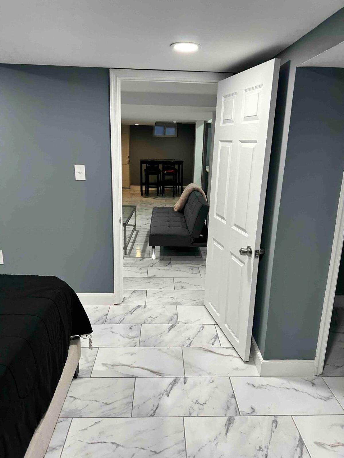 Lovely Basement 1-Bedroom With Free Parking Вашингтон Екстериор снимка