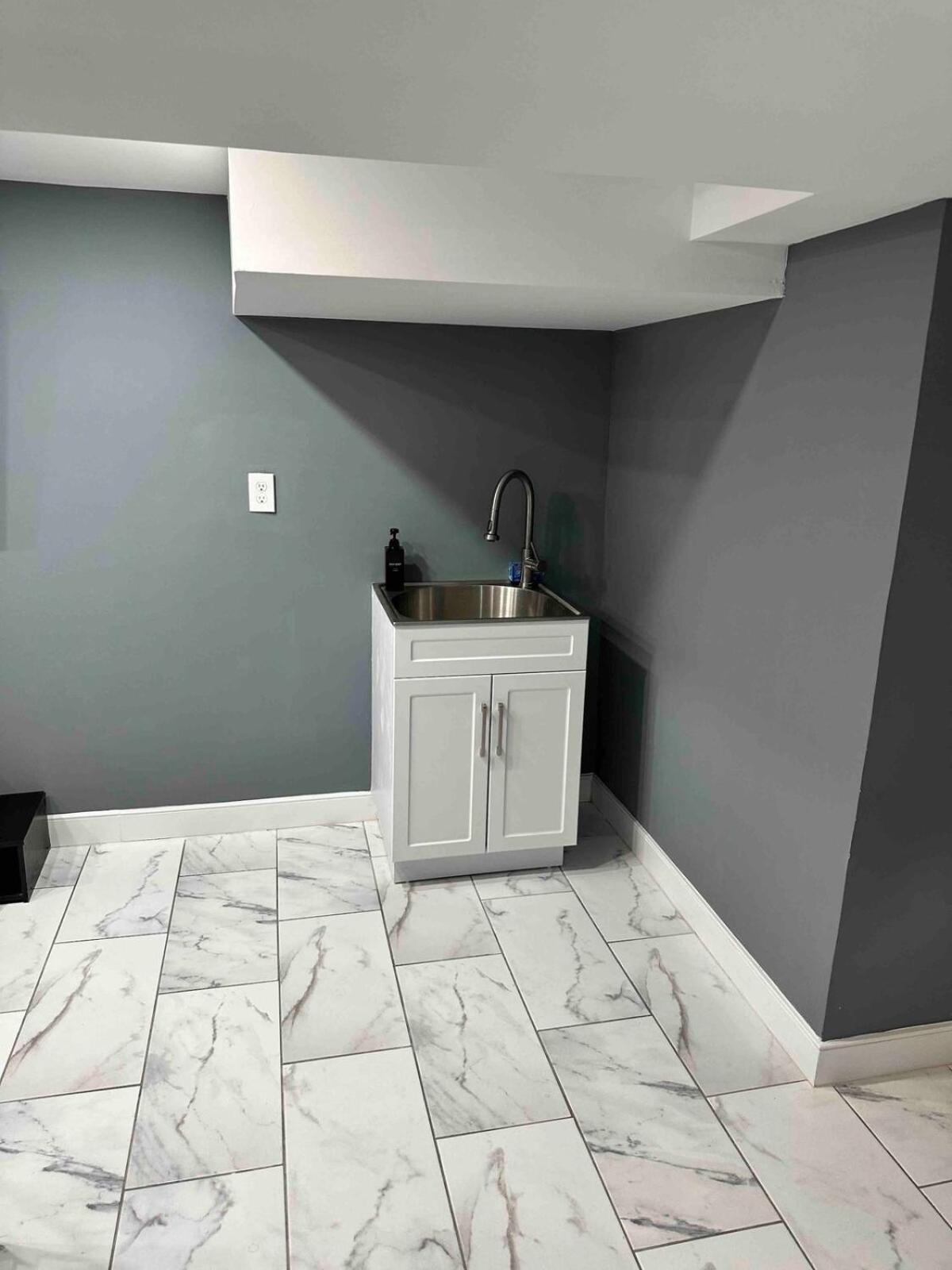 Lovely Basement 1-Bedroom With Free Parking Вашингтон Екстериор снимка