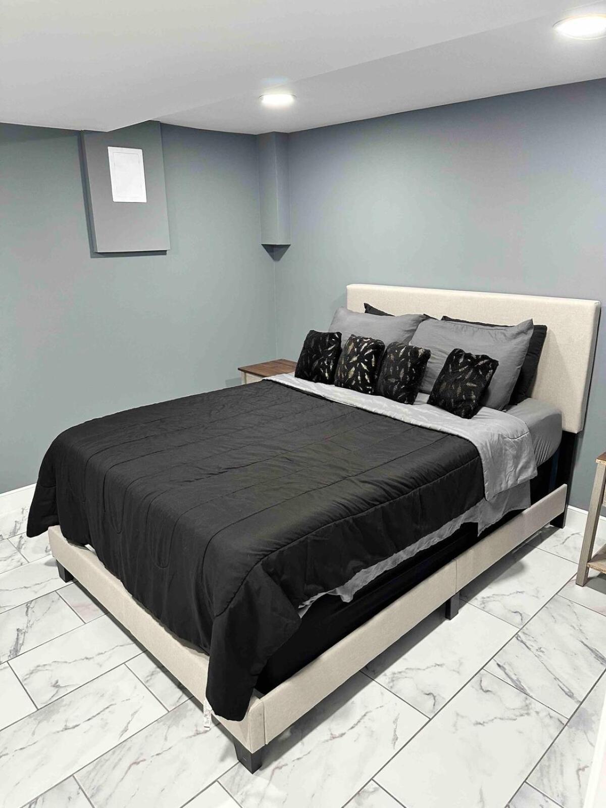 Lovely Basement 1-Bedroom With Free Parking Вашингтон Екстериор снимка