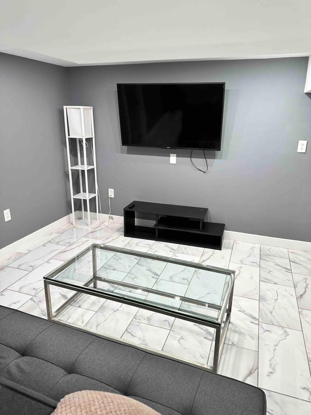 Lovely Basement 1-Bedroom With Free Parking Вашингтон Екстериор снимка